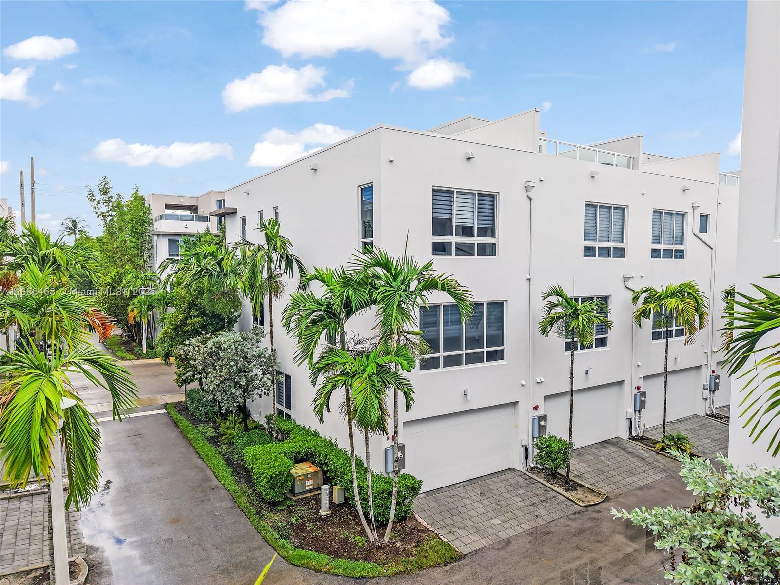 LANDMARK AT DORAL - Residential Lease