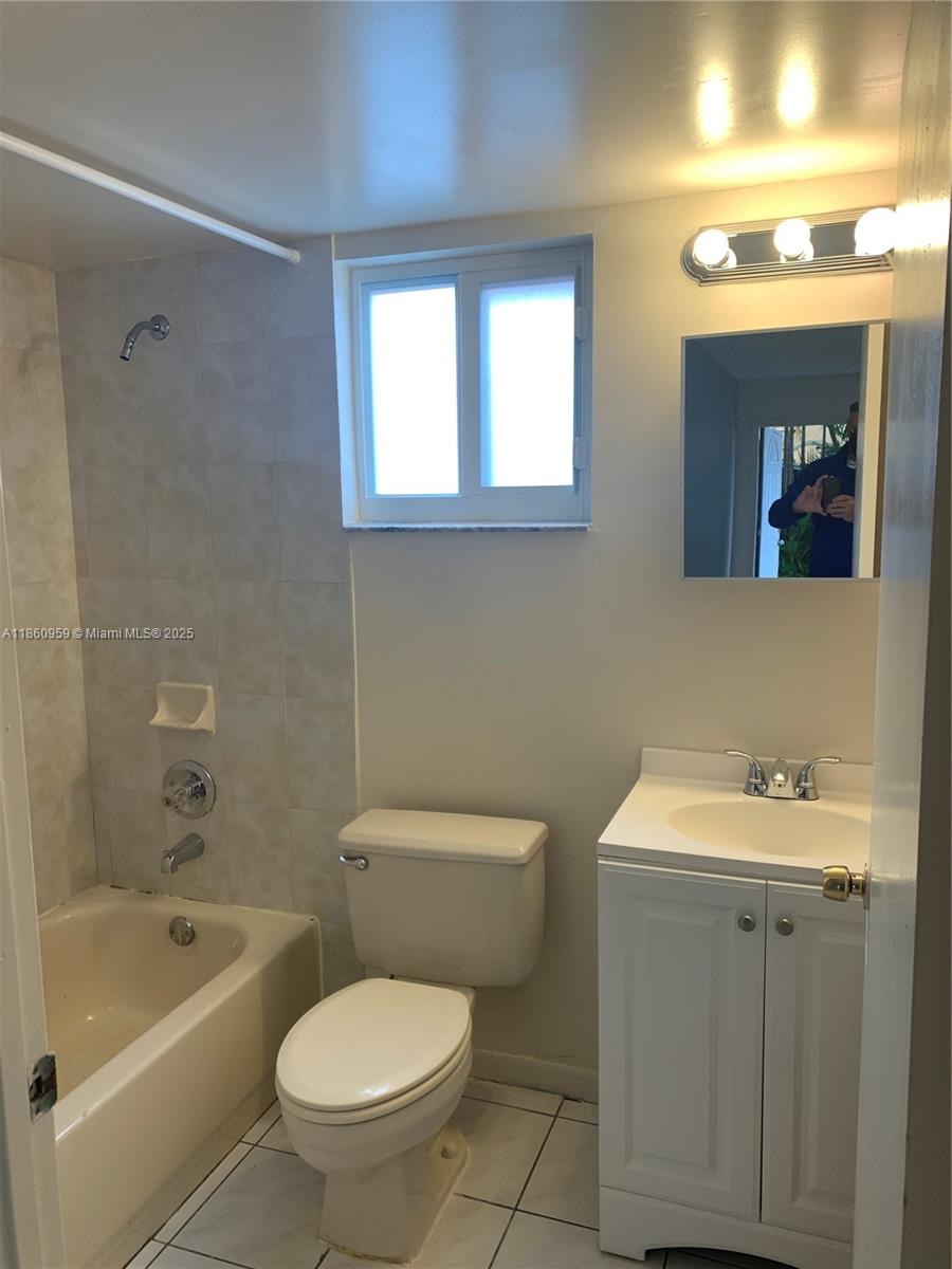 126 SW 21st Ave