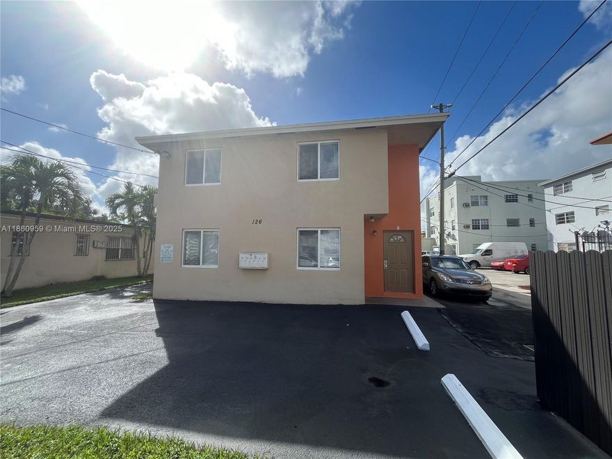 Excellent location 6 unit building in West Little Havana built in 1995, impact windows & doors, central AC,
unit mix is two 1/1's and four 2/1's. Very Well-maintained, off-street parking, almost all units have washer/dryer inside units, kitchen & bathrooms have been remodeled and 10-year certification is just completed in 2025