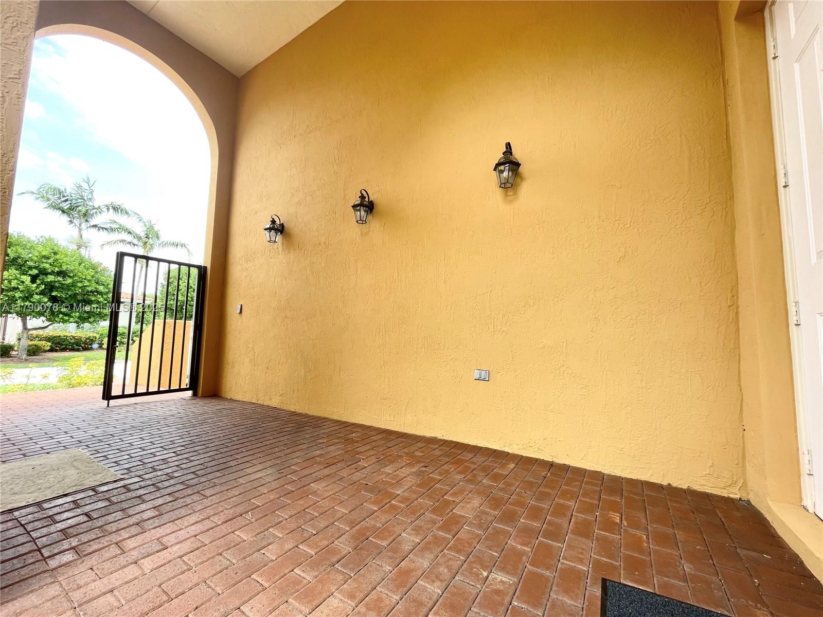 CUTLER CAY - Residential