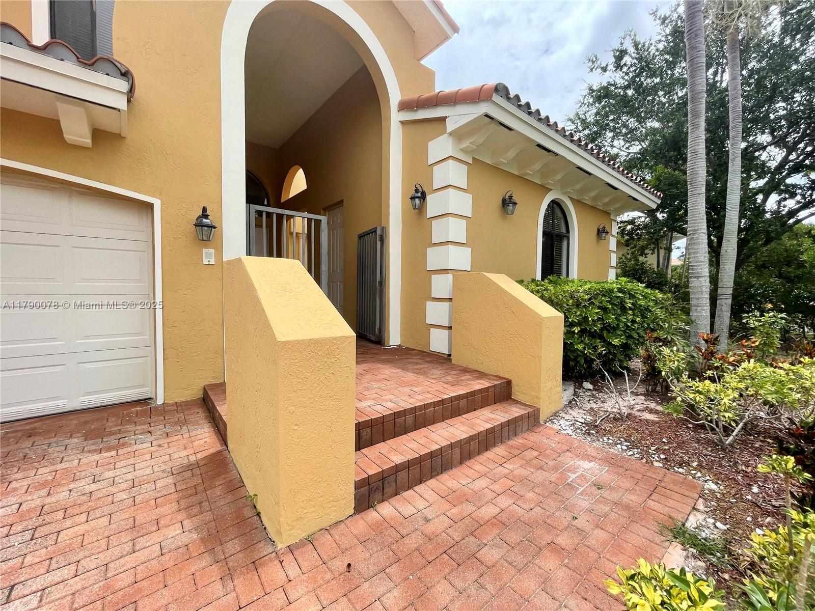 CUTLER CAY - Residential