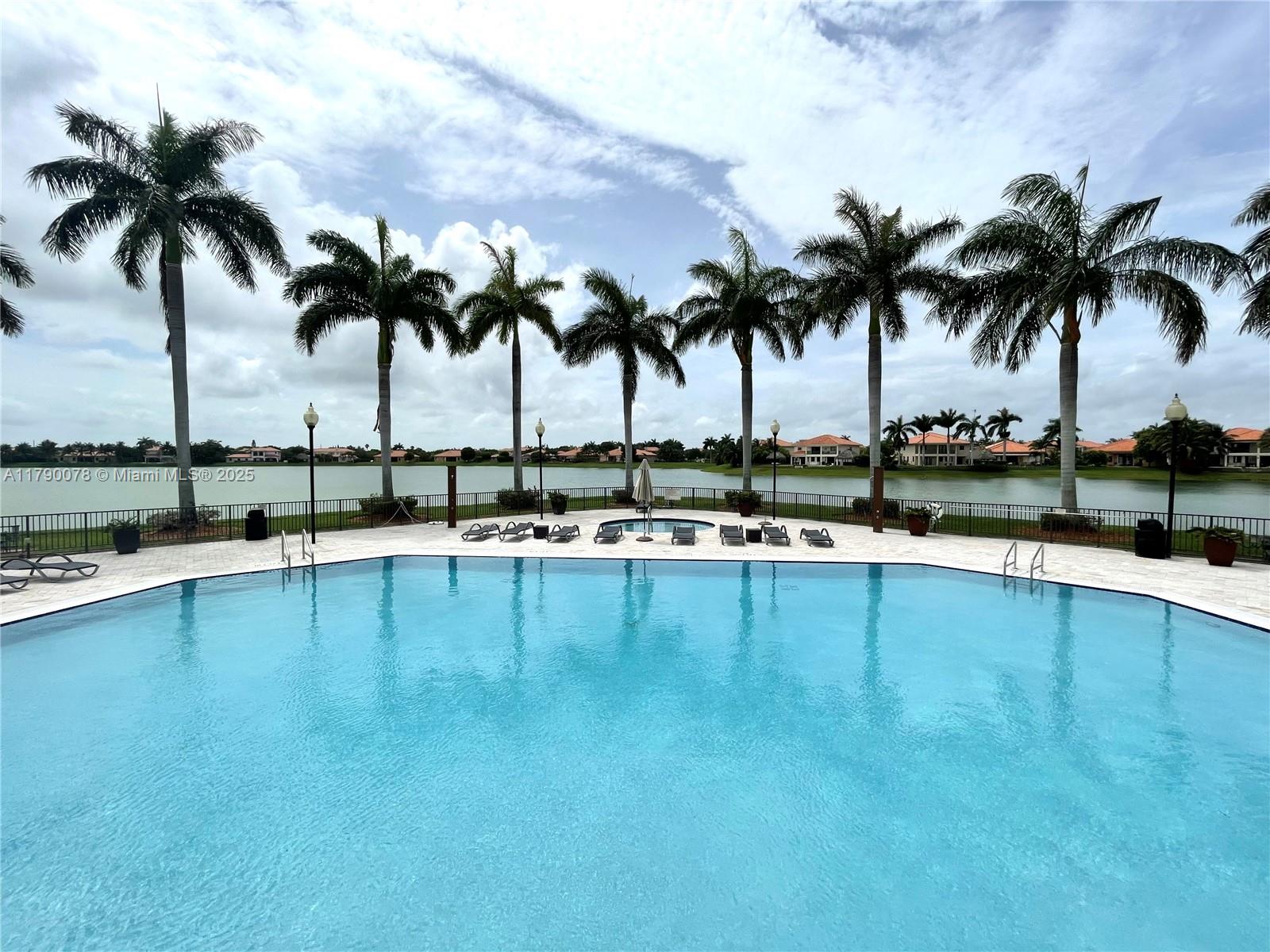 CUTLER CAY - Residential