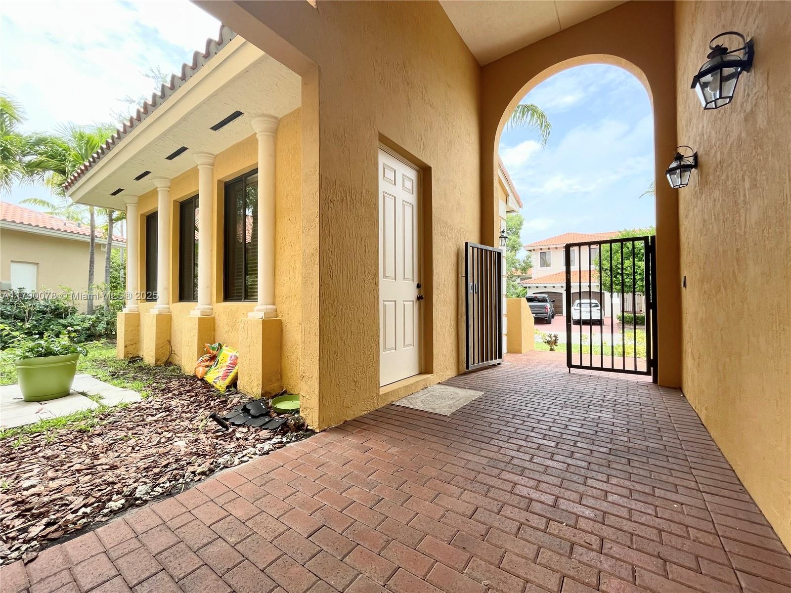 CUTLER CAY - Residential