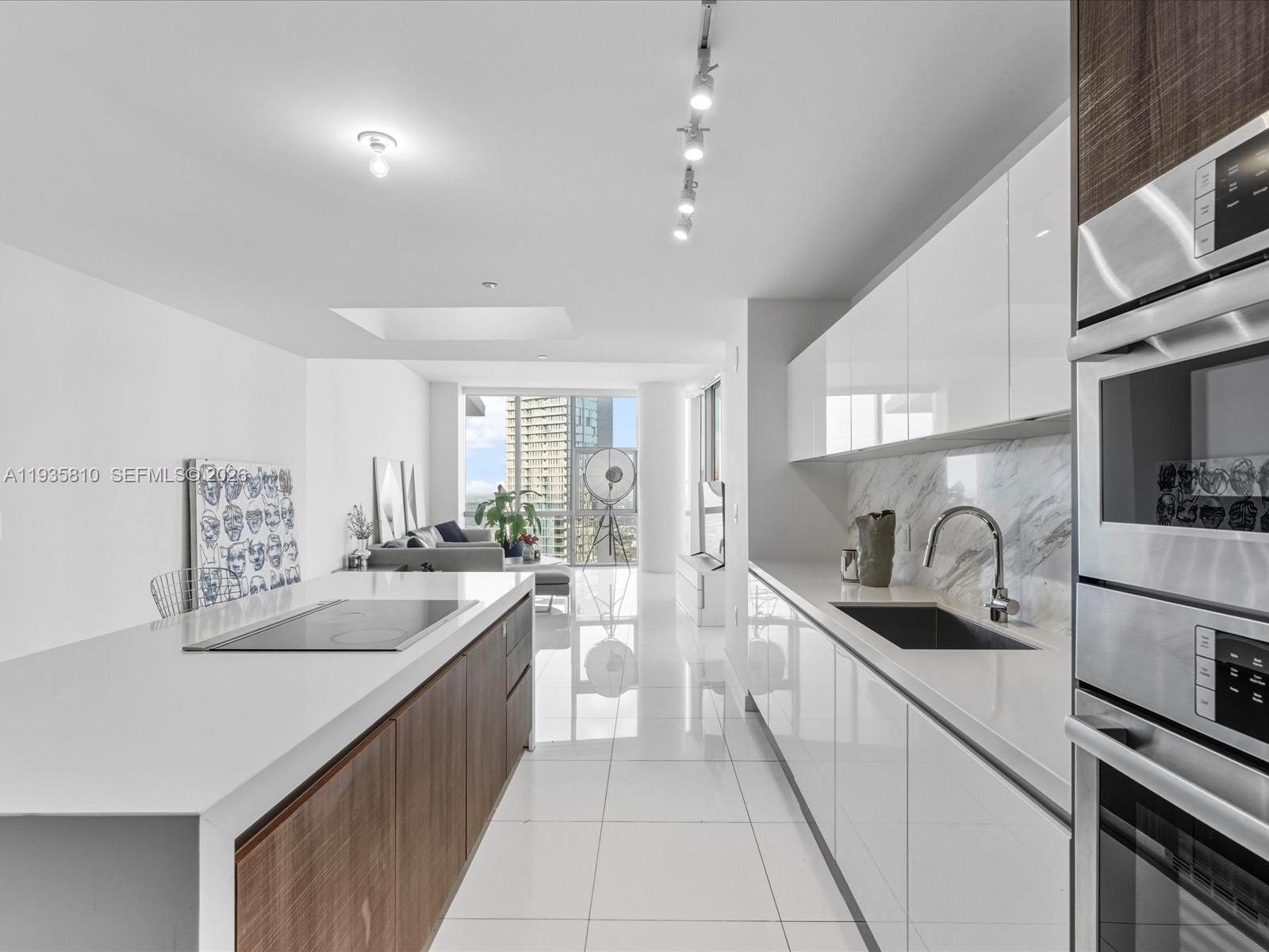 PARAMOUNT MIAMI WORLDCENT - Residential