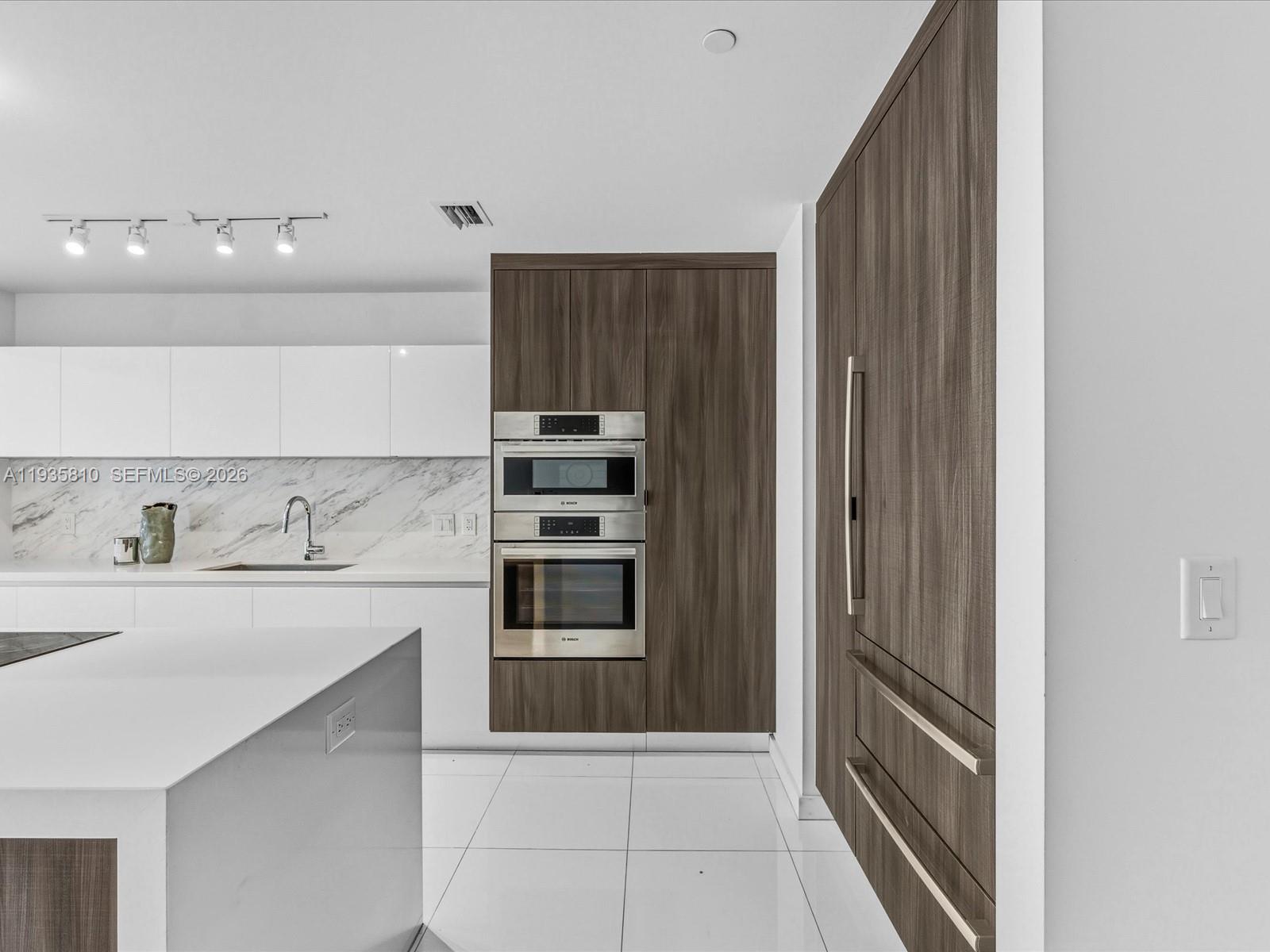 PARAMOUNT MIAMI WORLDCENT - Residential