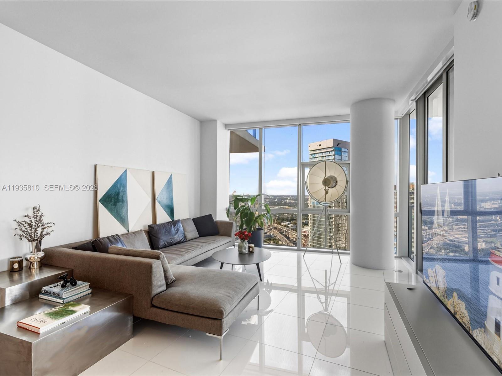 PARAMOUNT MIAMI WORLDCENT - Residential