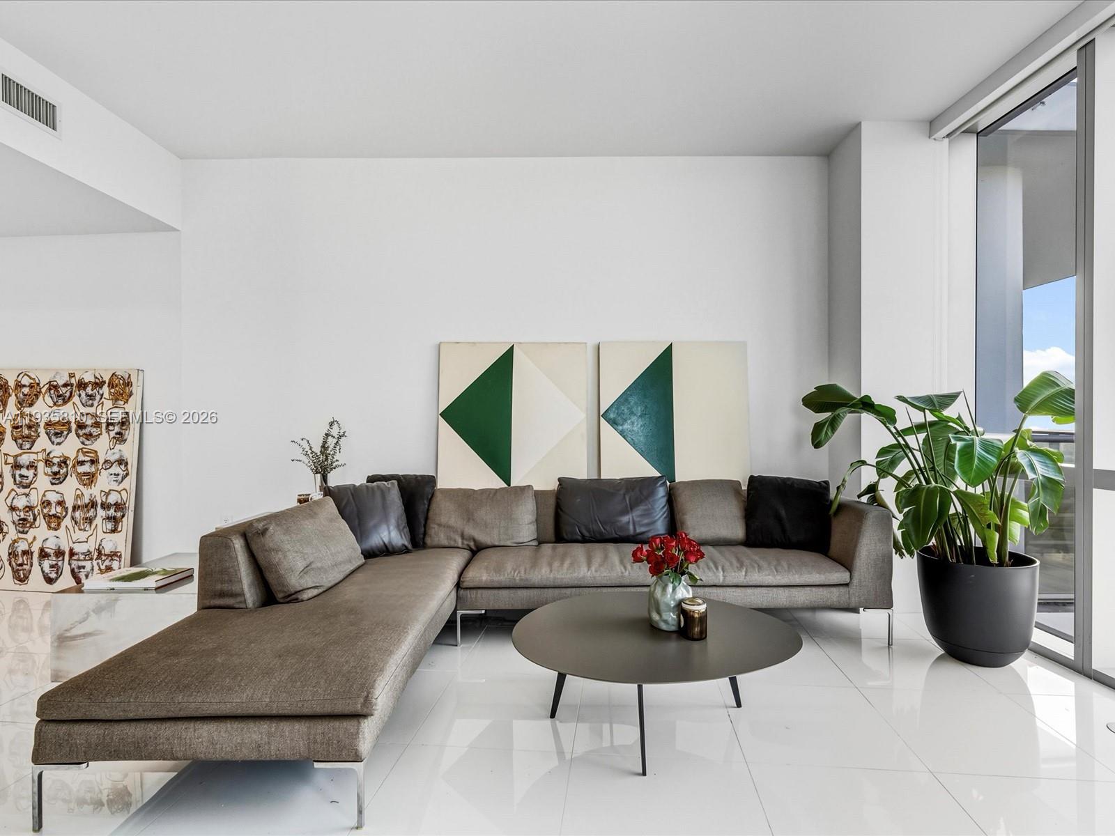 PARAMOUNT MIAMI WORLDCENT - Residential