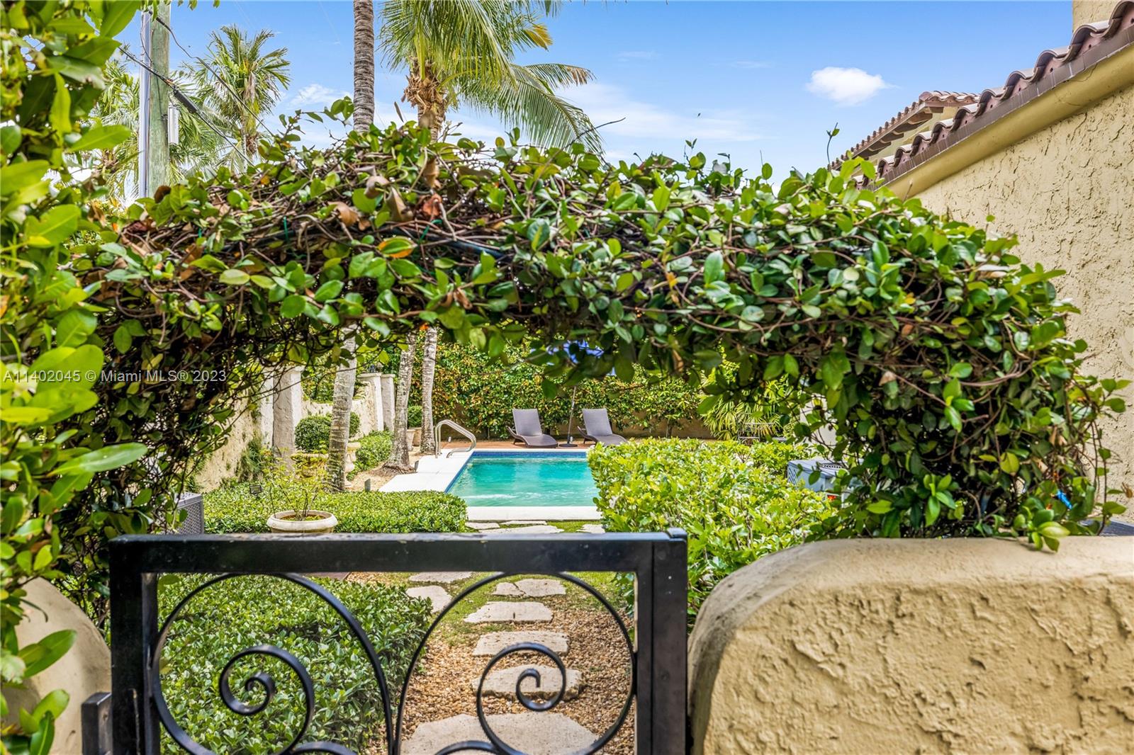 CORAL GABLES SEC E - Residential