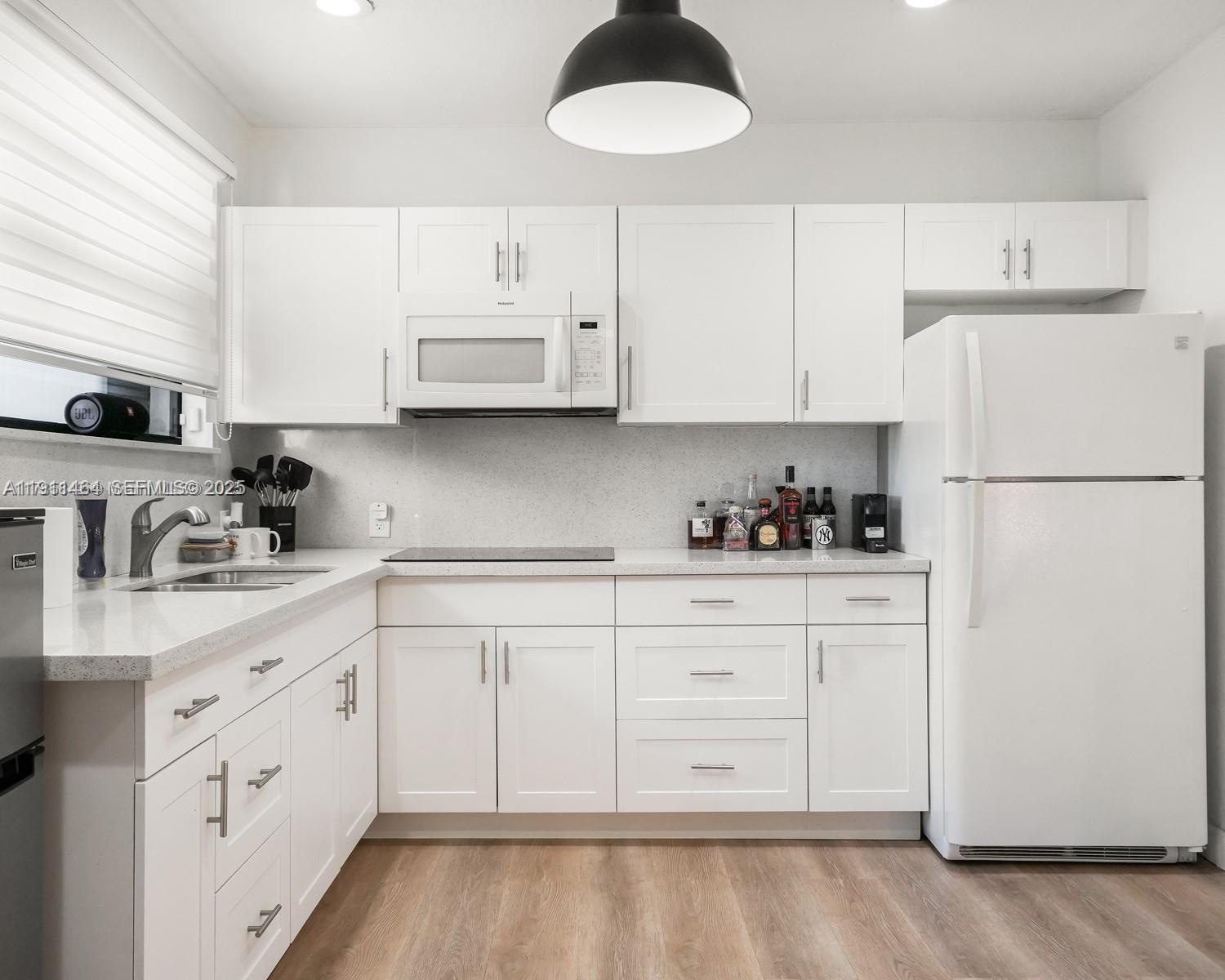 TAMIAMI HIGHLANDS - Residential Income