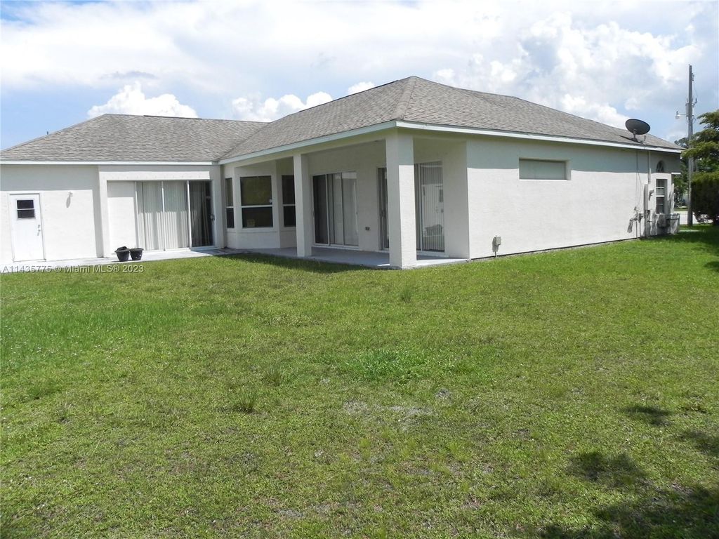 Photo of 5832 Cibo Ct, Port Saint Lucie, FL 34986 (MLS # A11435775)