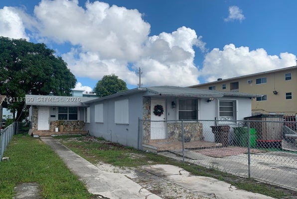 371 E 34TH ST, HIALEAH, FL 33013 - Image a2cbcf2cc55a11472bec8a98327bd85d/1327072097