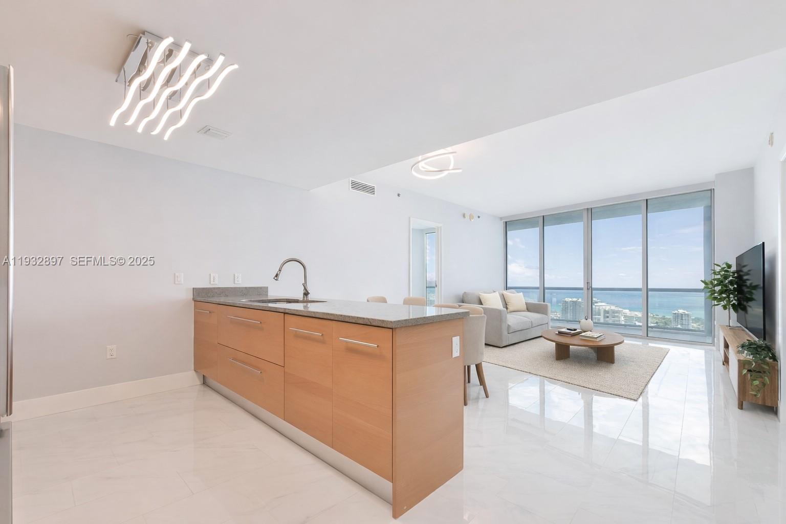 ICONBRICKELL CONDO NO 1 - Residential