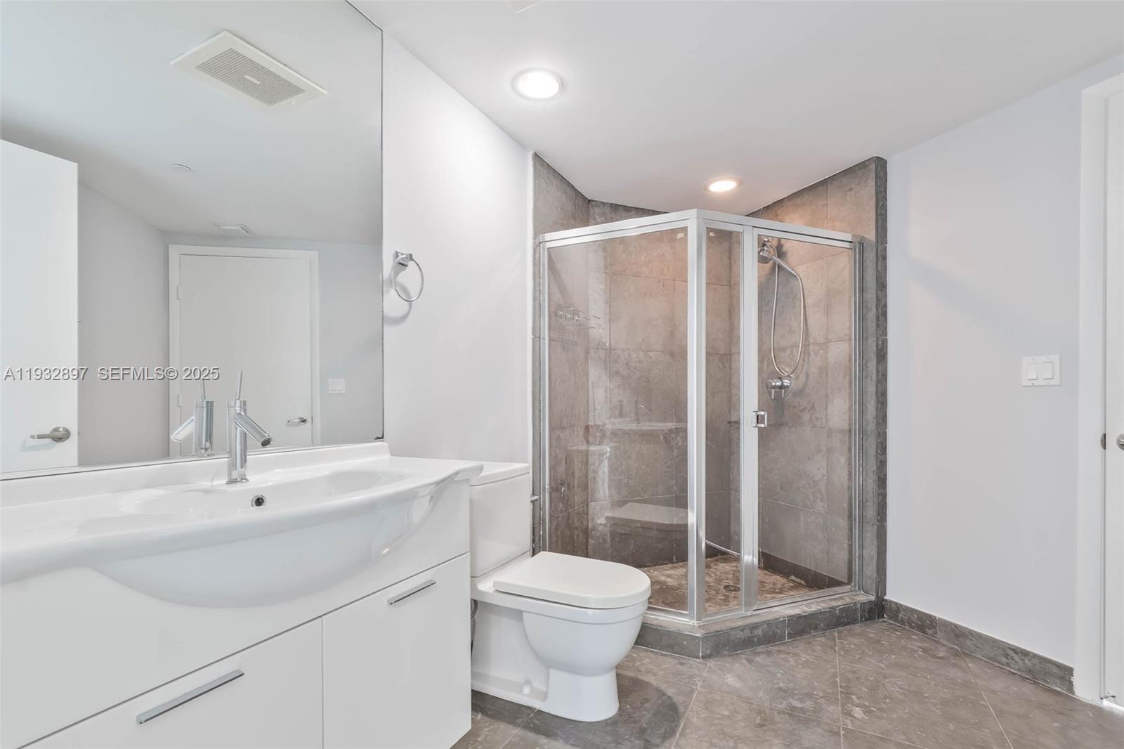 ICONBRICKELL CONDO NO 1 - Residential