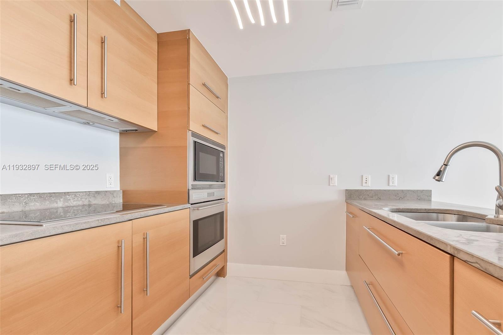 ICONBRICKELL CONDO NO 1 - Residential