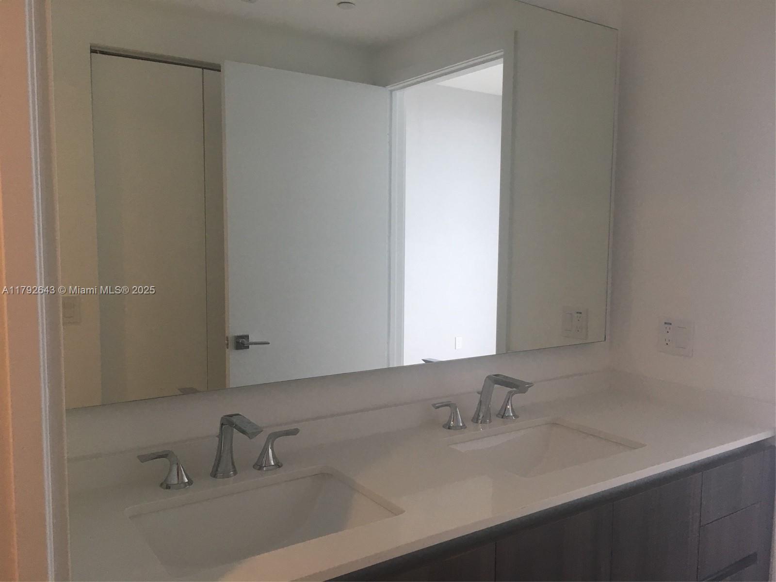 ARIA ON TH BAY - Residential Lease