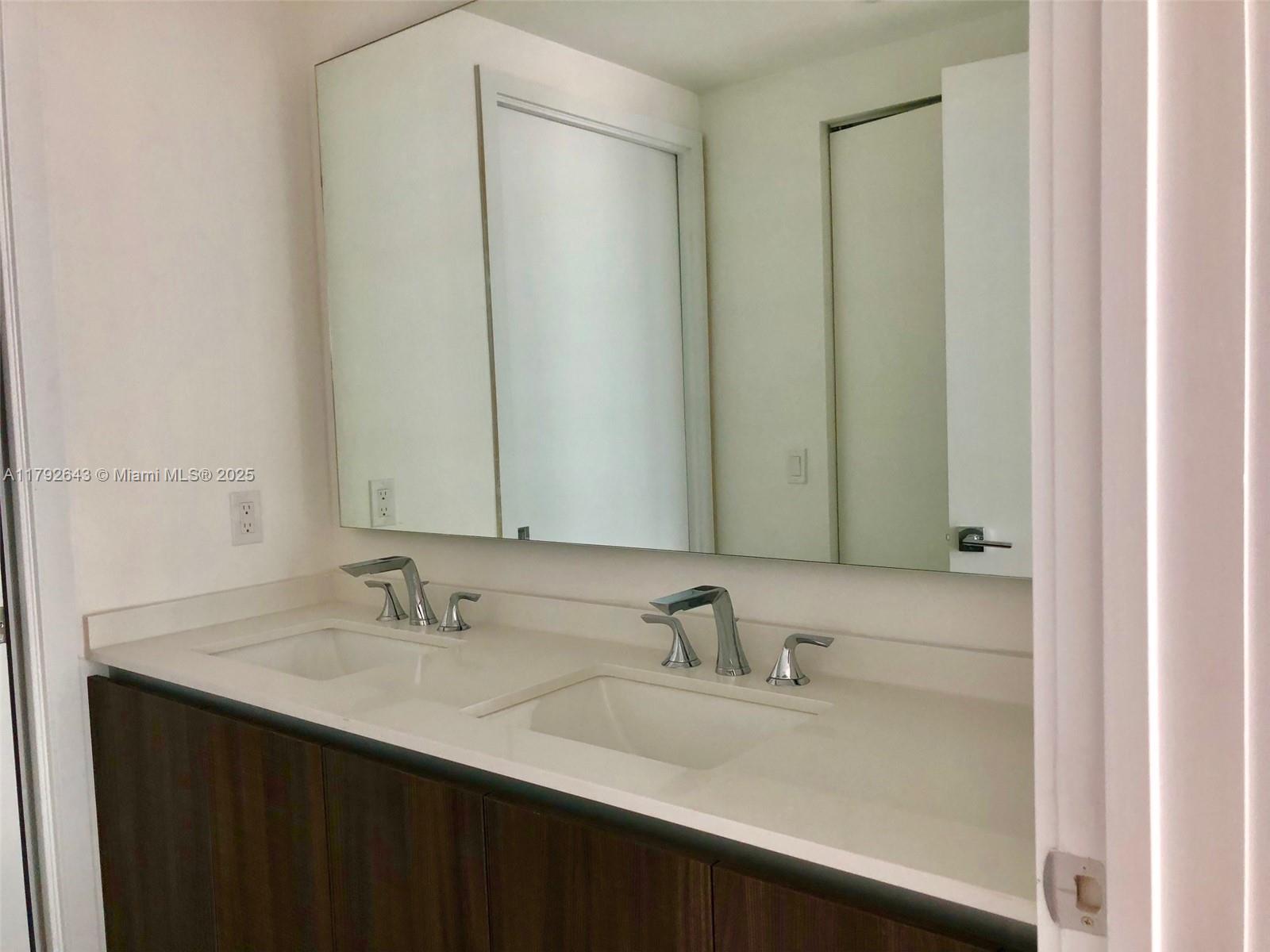 ARIA ON TH BAY - Residential Lease