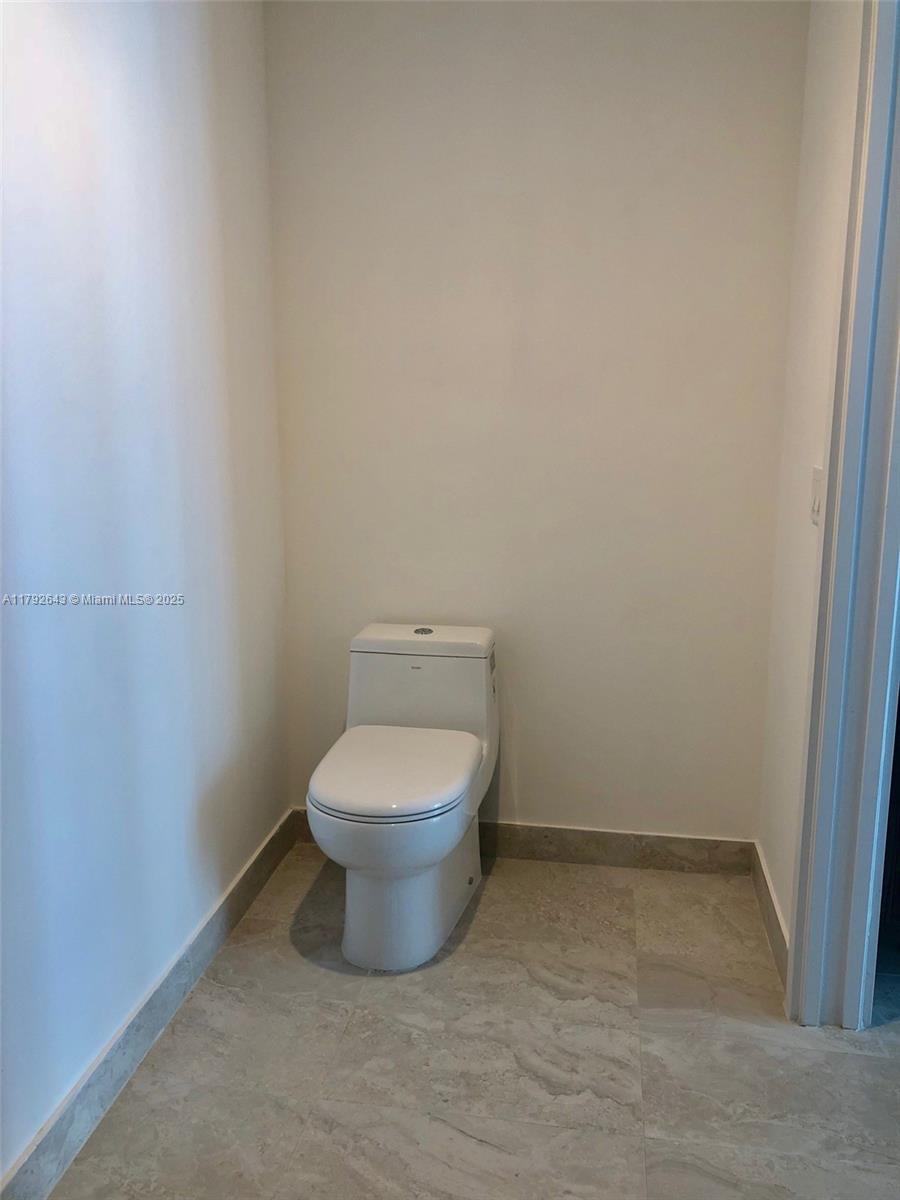 ARIA ON TH BAY - Residential Lease