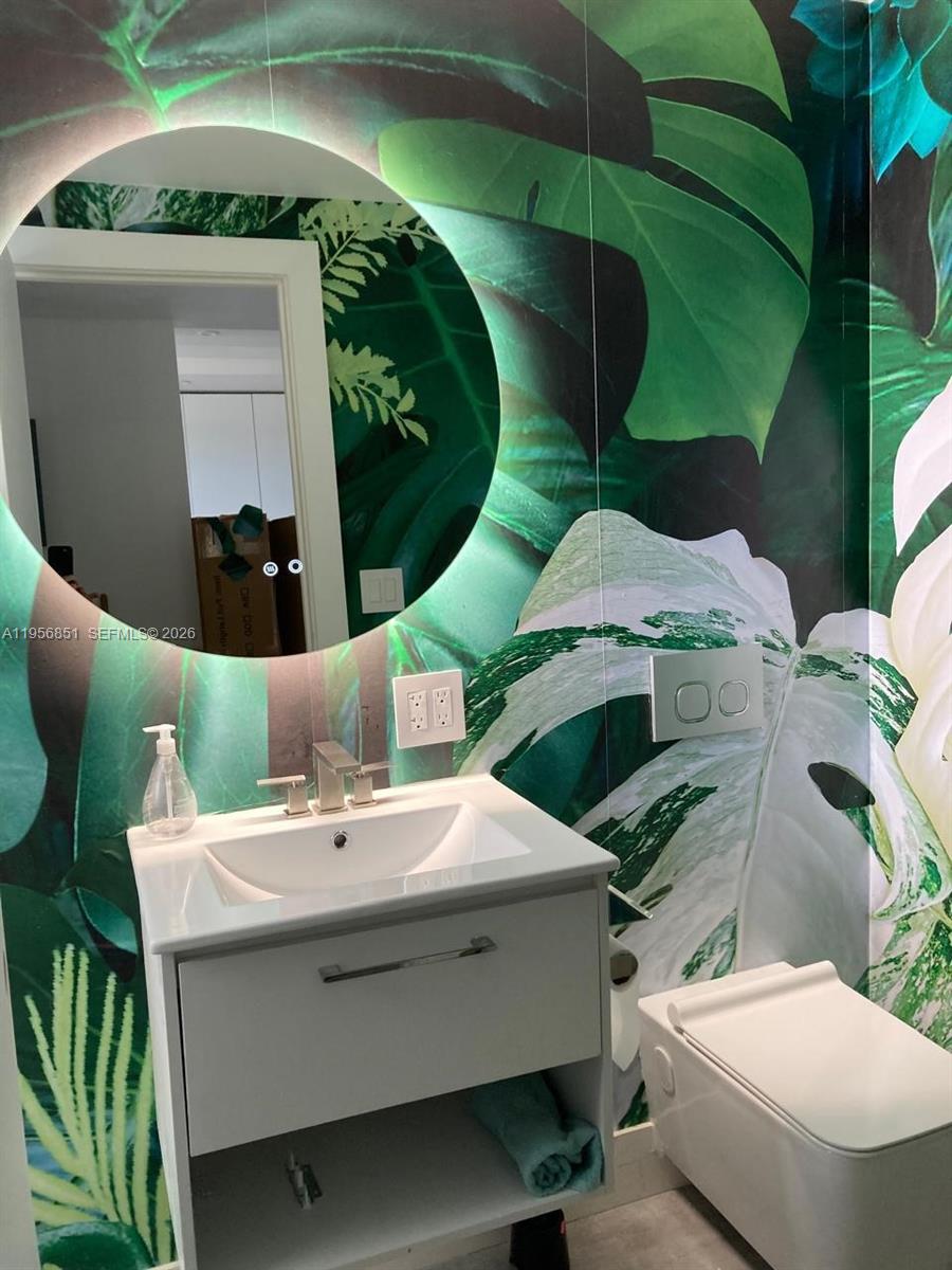 ISLAND SHORES CONDO - Residential