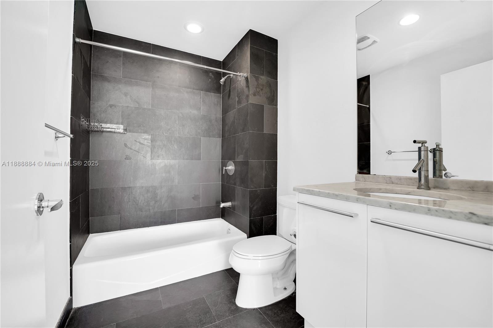 900 BISCAYNE BAY CONDO - Residential Lease