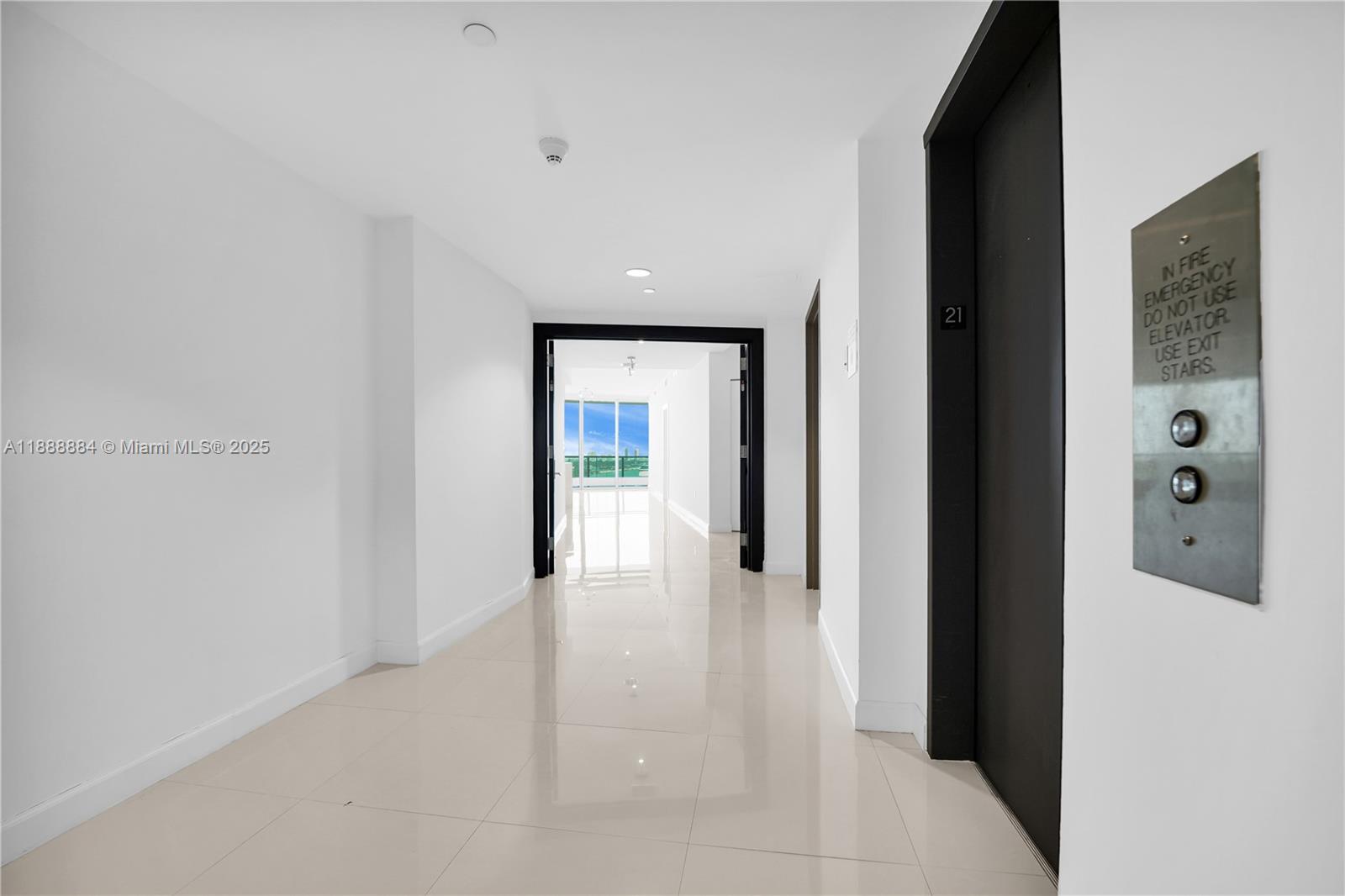 900 BISCAYNE BAY CONDO - Residential Lease