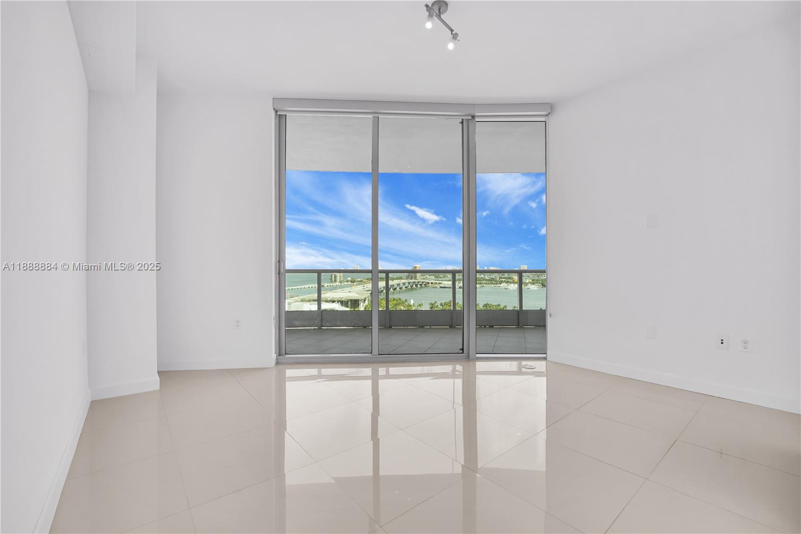 900 BISCAYNE BAY CONDO - Residential Lease