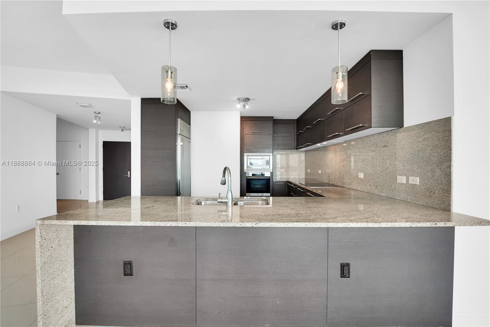 900 BISCAYNE BAY CONDO - Residential Lease