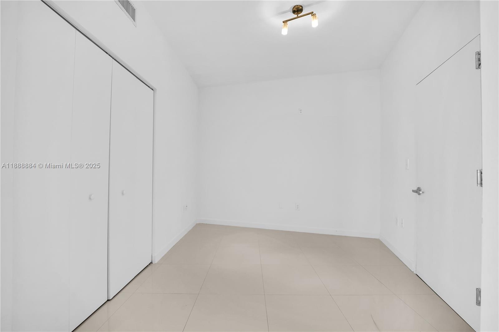 900 BISCAYNE BAY CONDO - Residential Lease