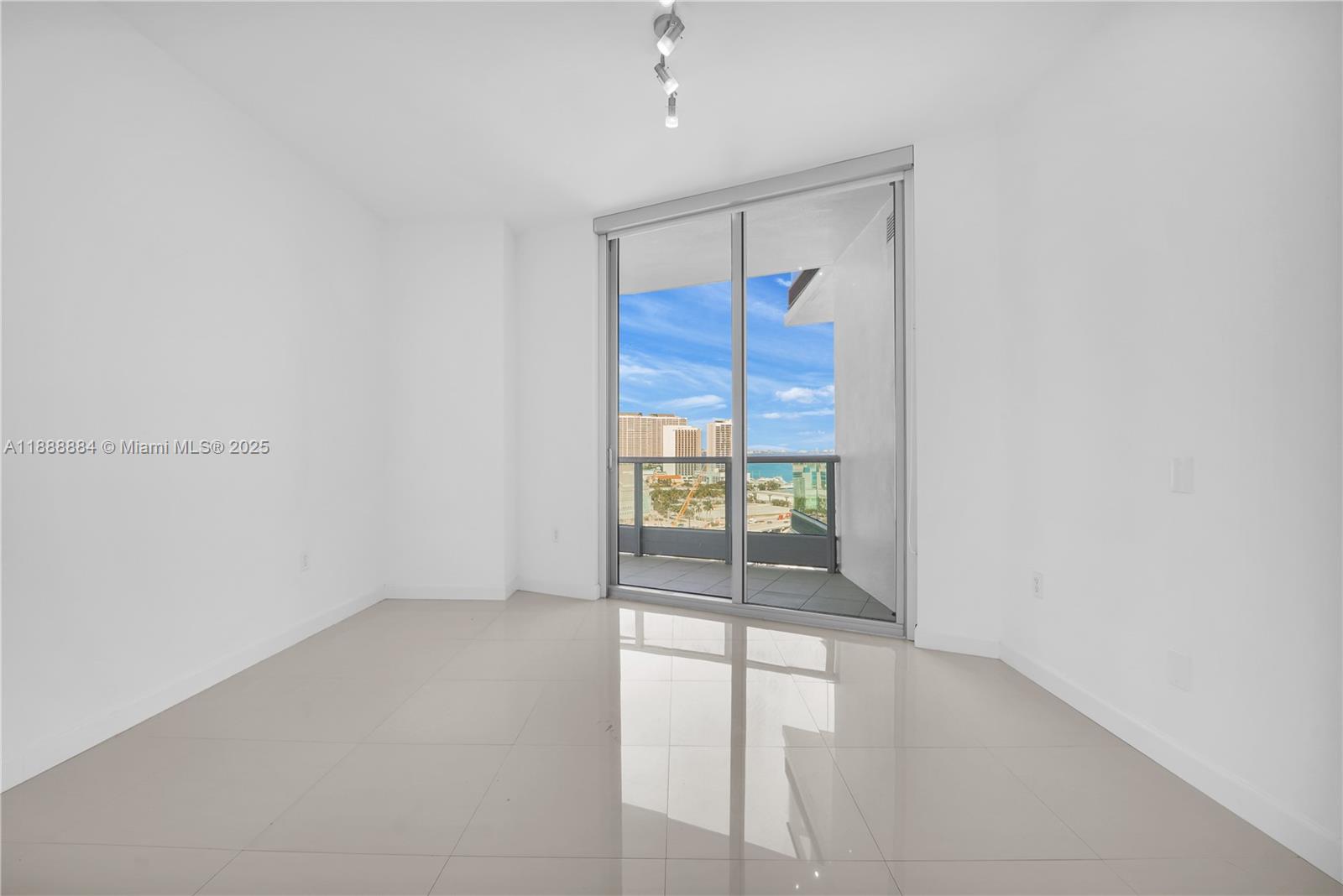 900 BISCAYNE BAY CONDO - Residential Lease