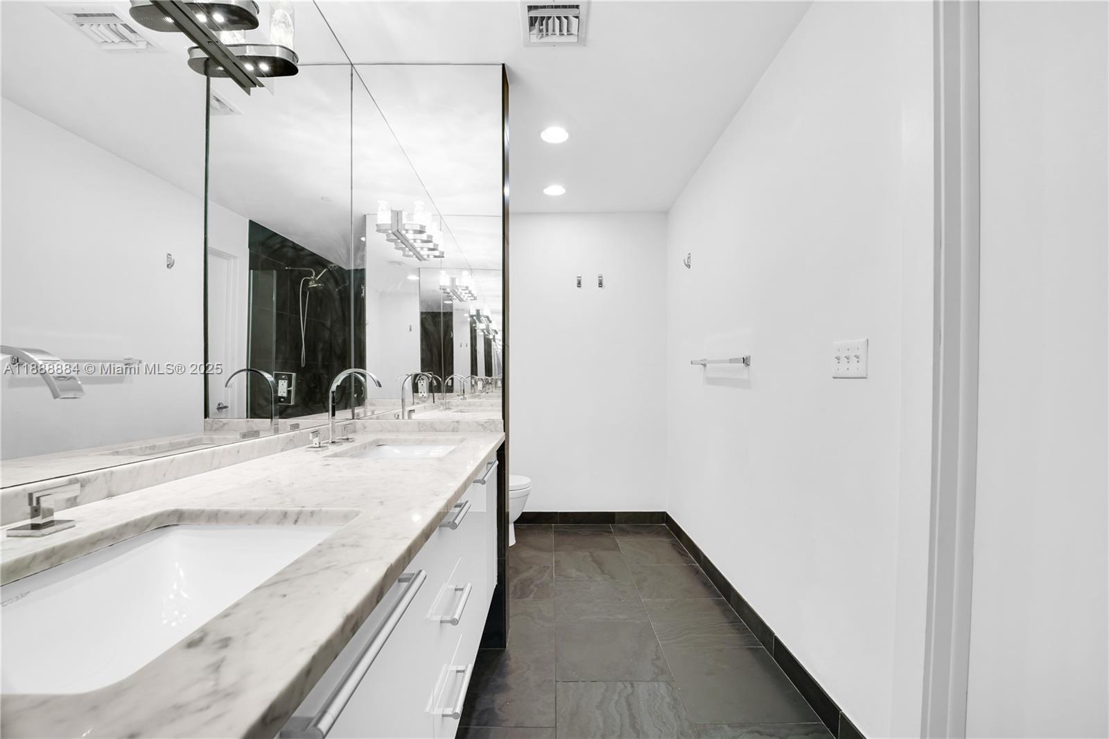 900 BISCAYNE BAY CONDO - Residential Lease