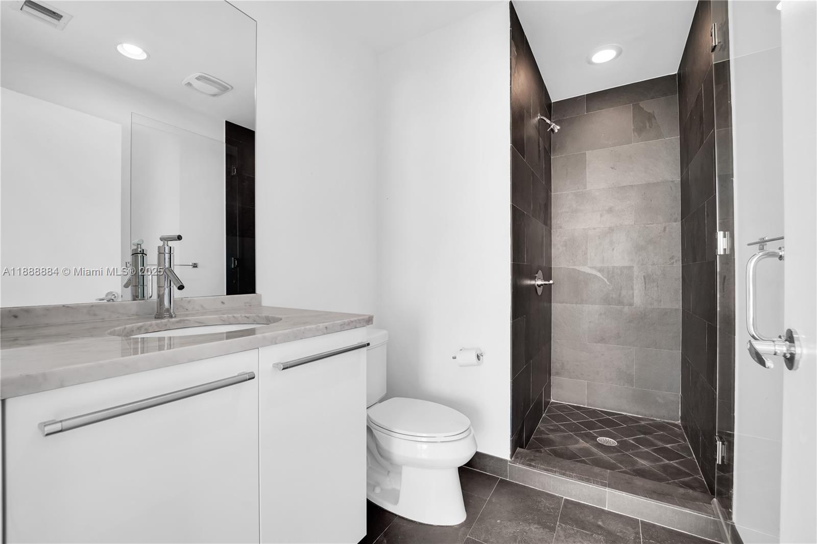 900 BISCAYNE BAY CONDO - Residential Lease