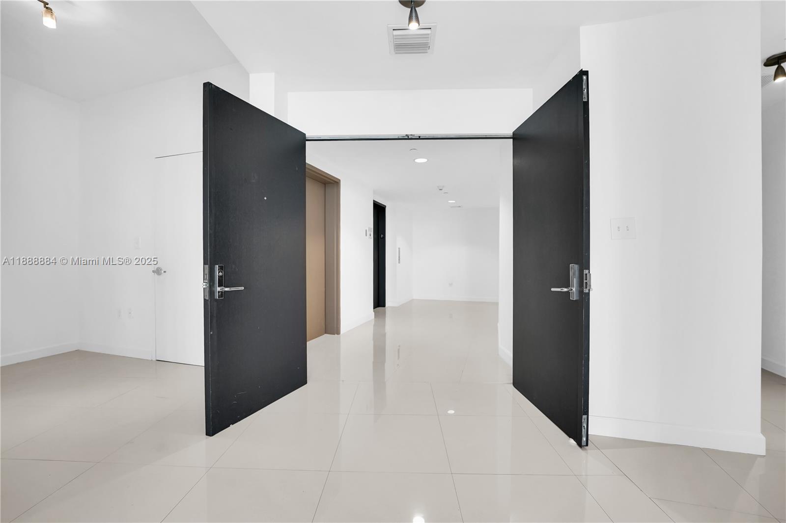 900 BISCAYNE BAY CONDO - Residential Lease