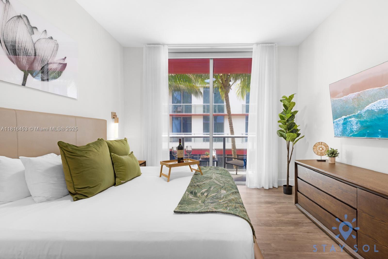 COSTA HOLLYWOOD CONDO - Residential