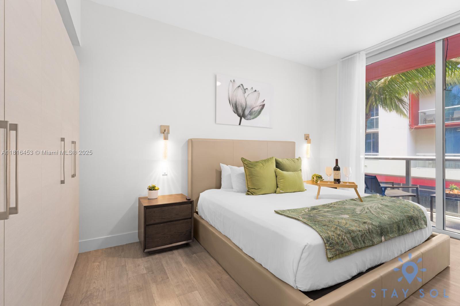 COSTA HOLLYWOOD CONDO - Residential