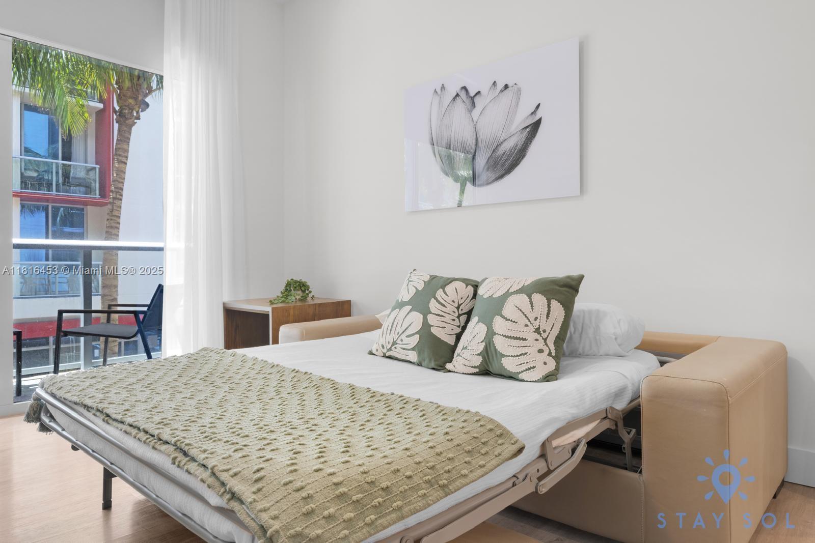 COSTA HOLLYWOOD CONDO - Residential