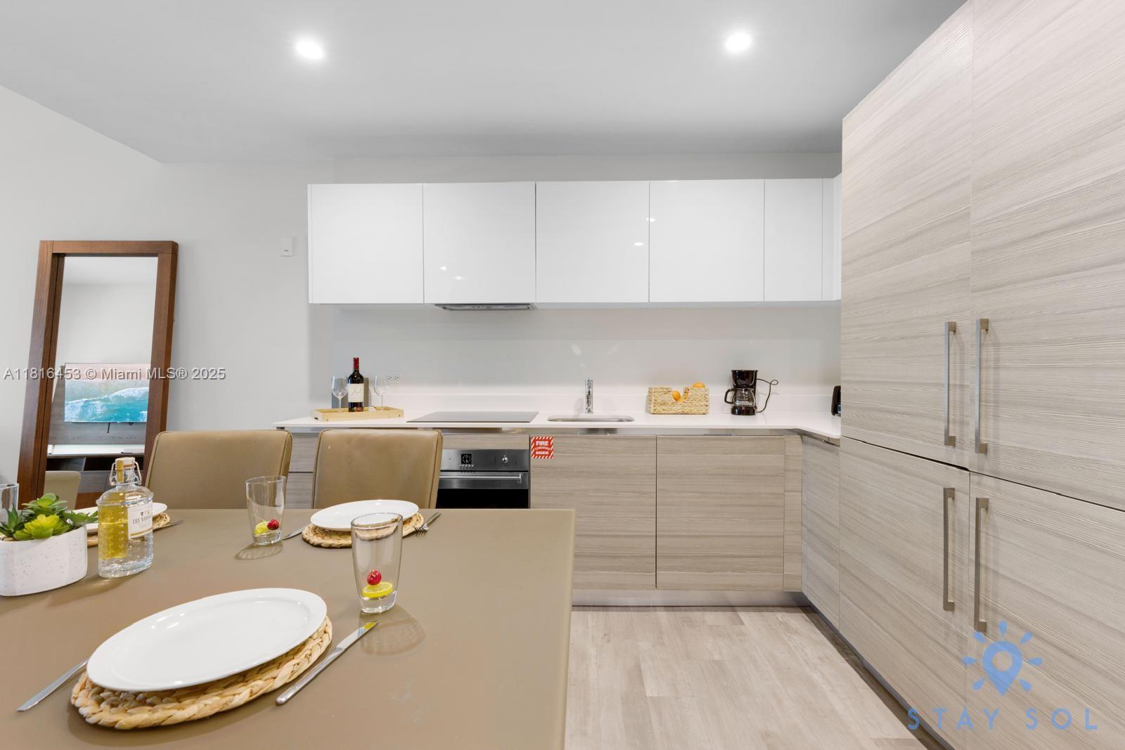 COSTA HOLLYWOOD CONDO - Residential