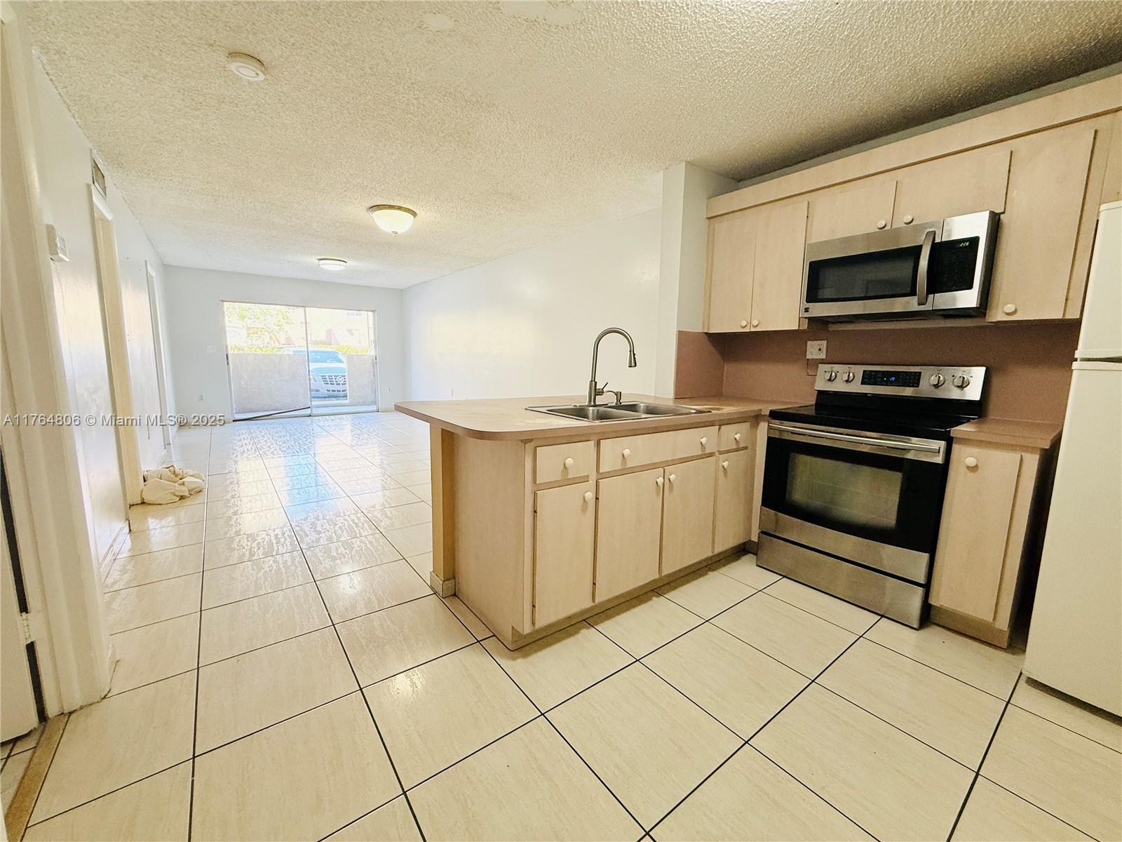 PALMETTO SPRINGS CONDO VI - Residential