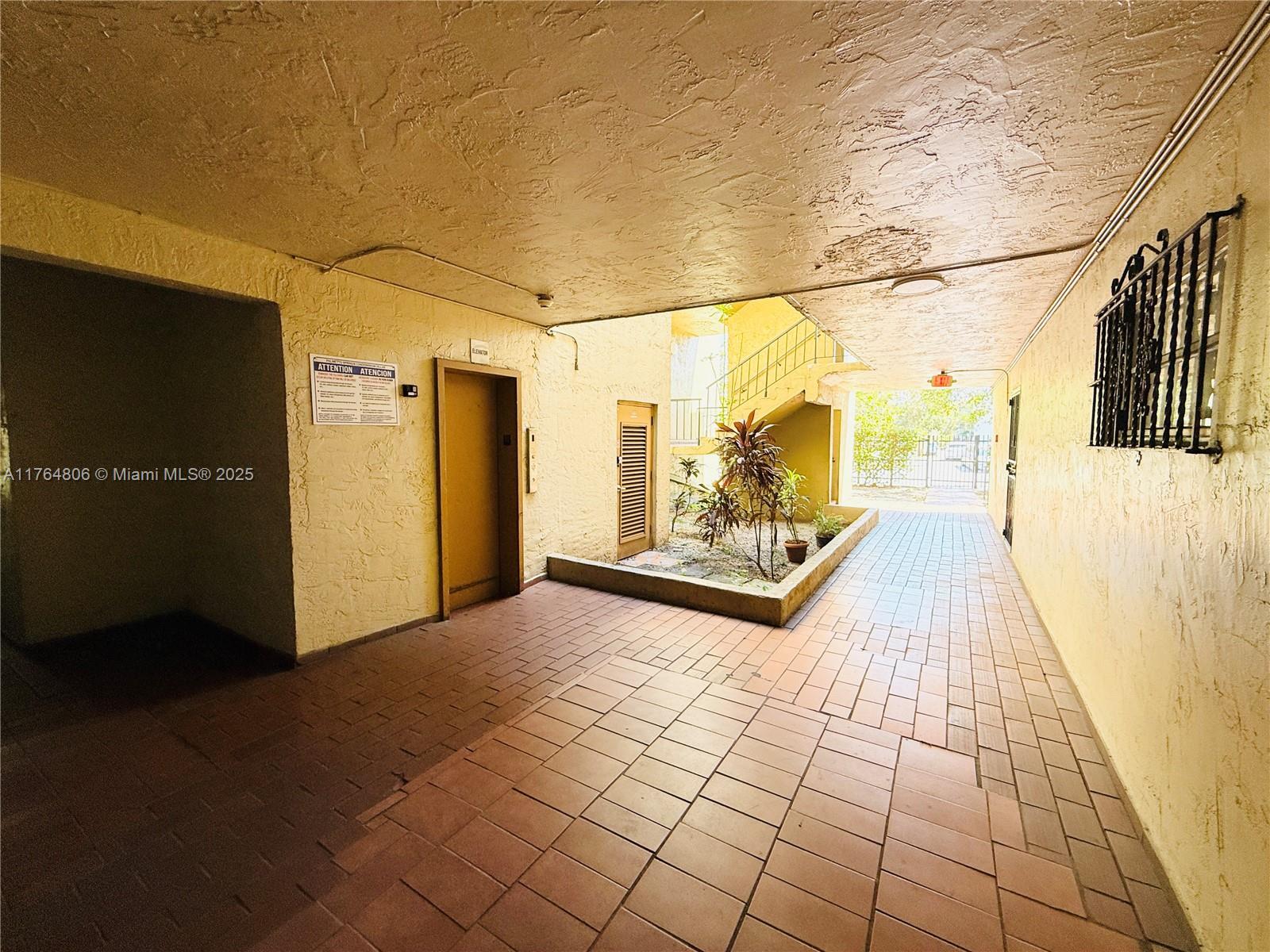 PALMETTO SPRINGS CONDO VI - Residential