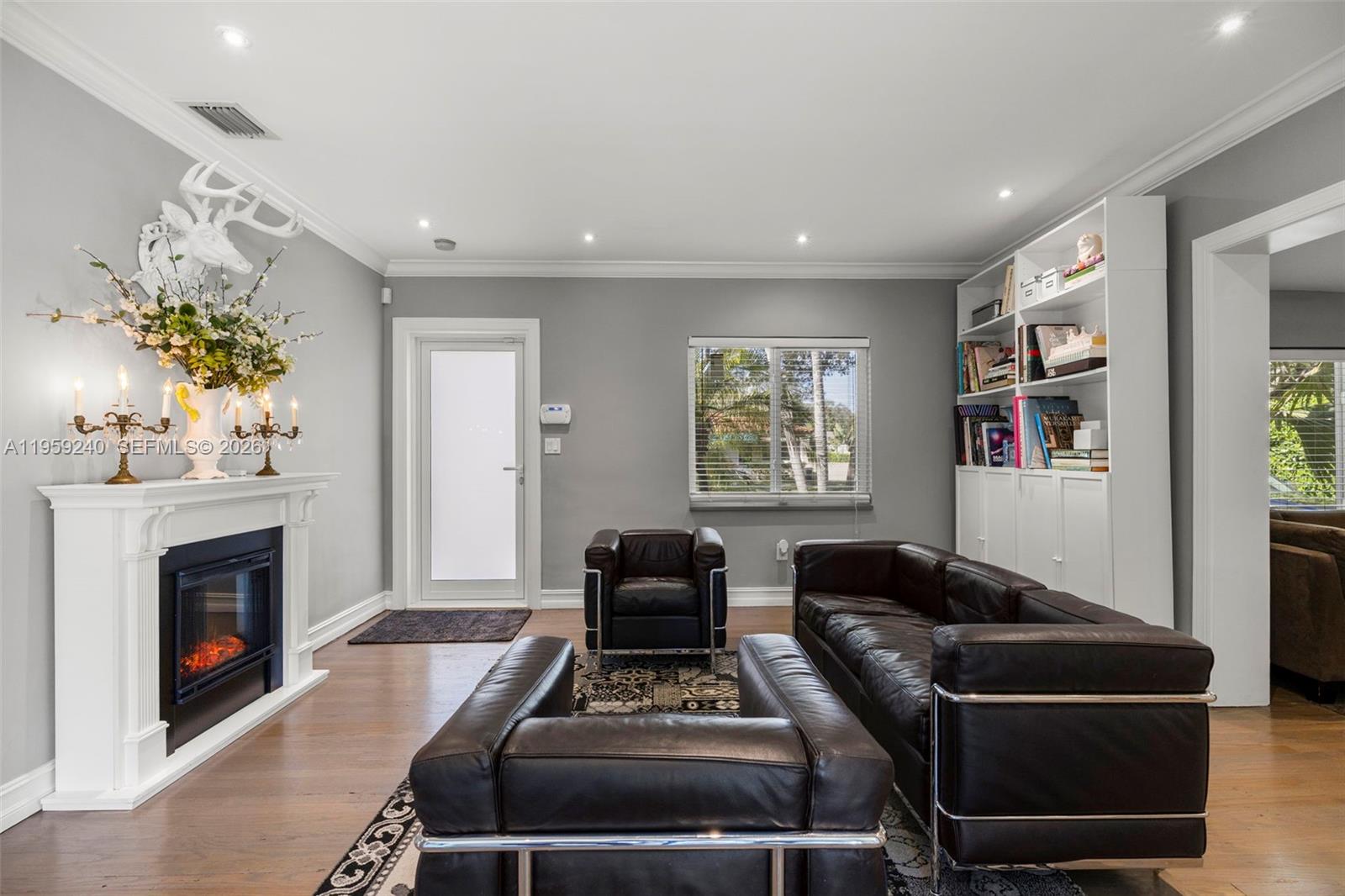 ODELL MANORS - Residential