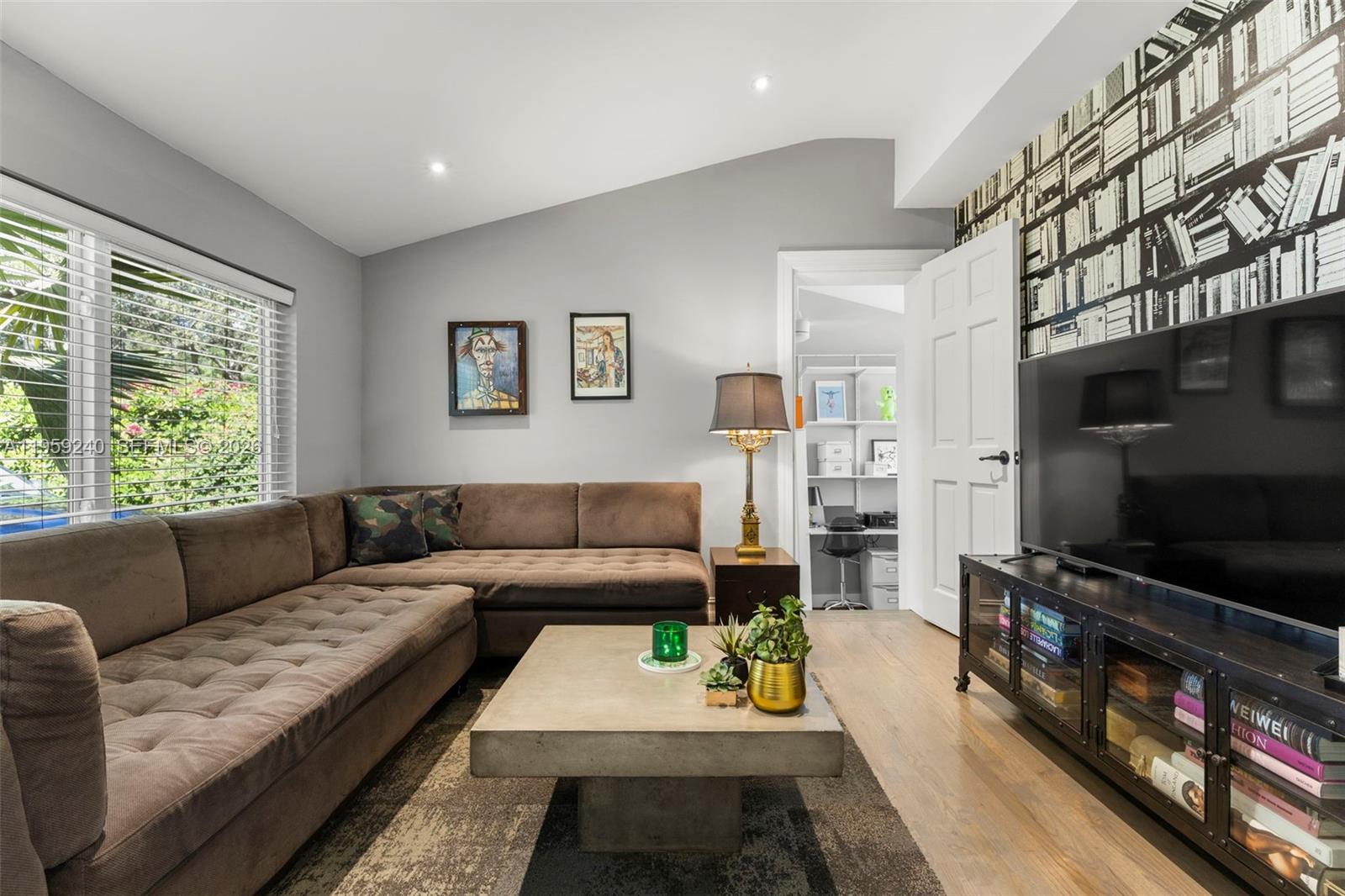 ODELL MANORS - Residential