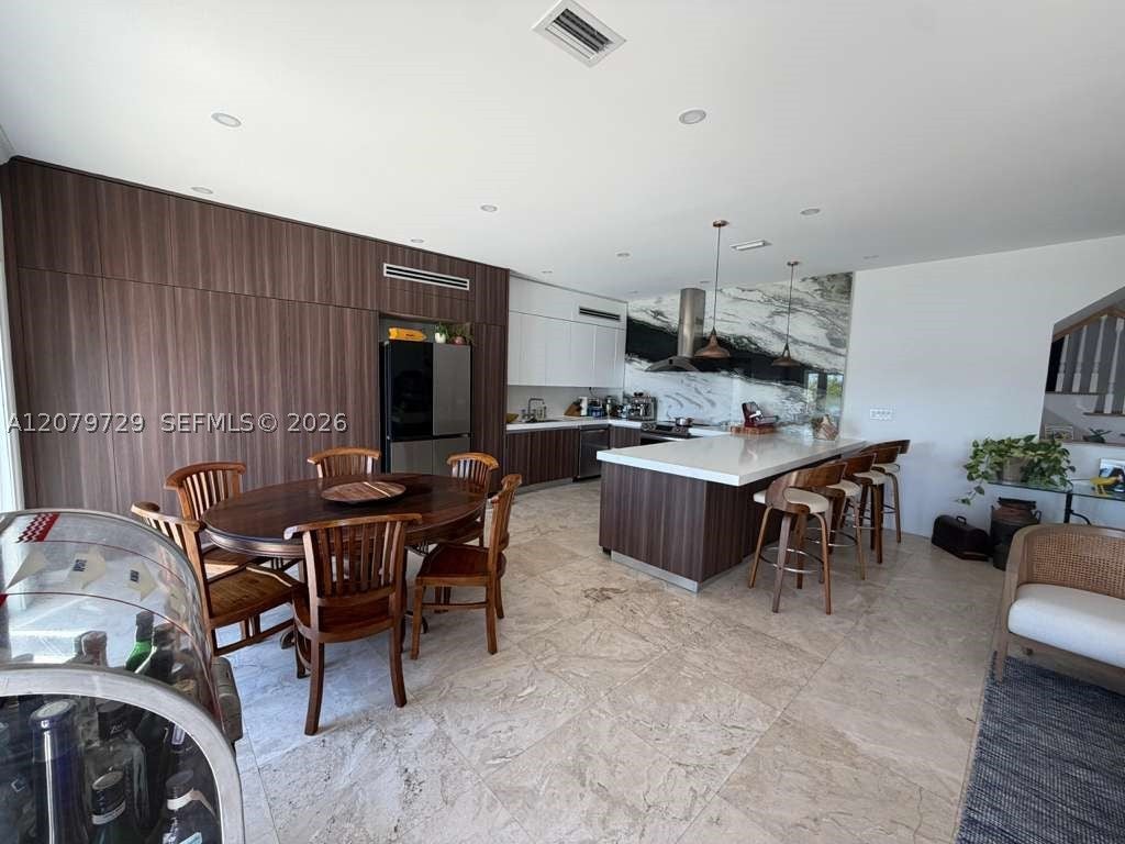 8031 NE Bayshore Ct 8031
