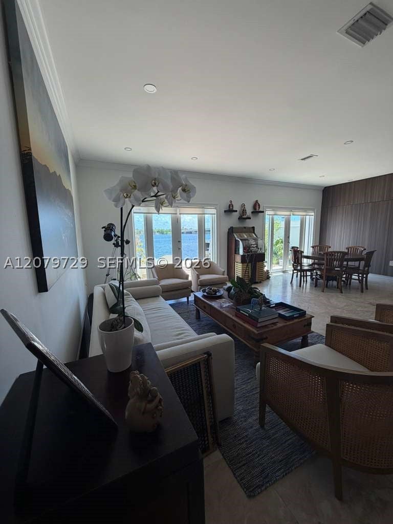 8031 NE Bayshore Ct 8031