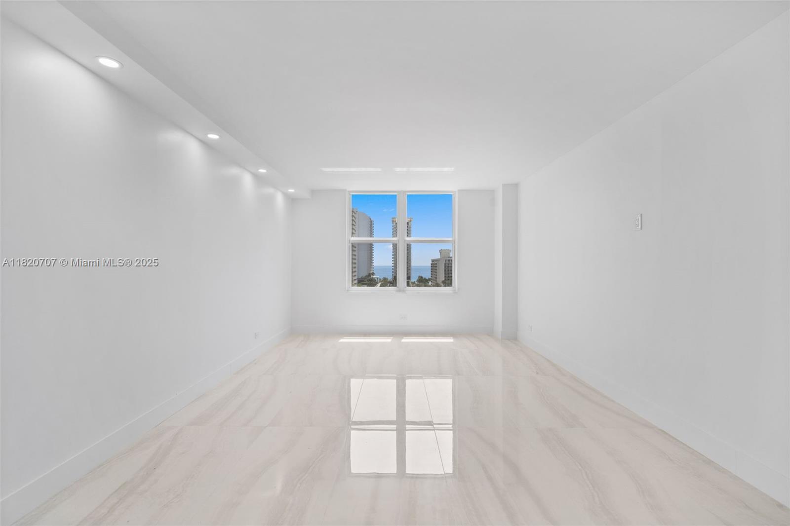 WINSTON TOWER 300 CONDO - Residential