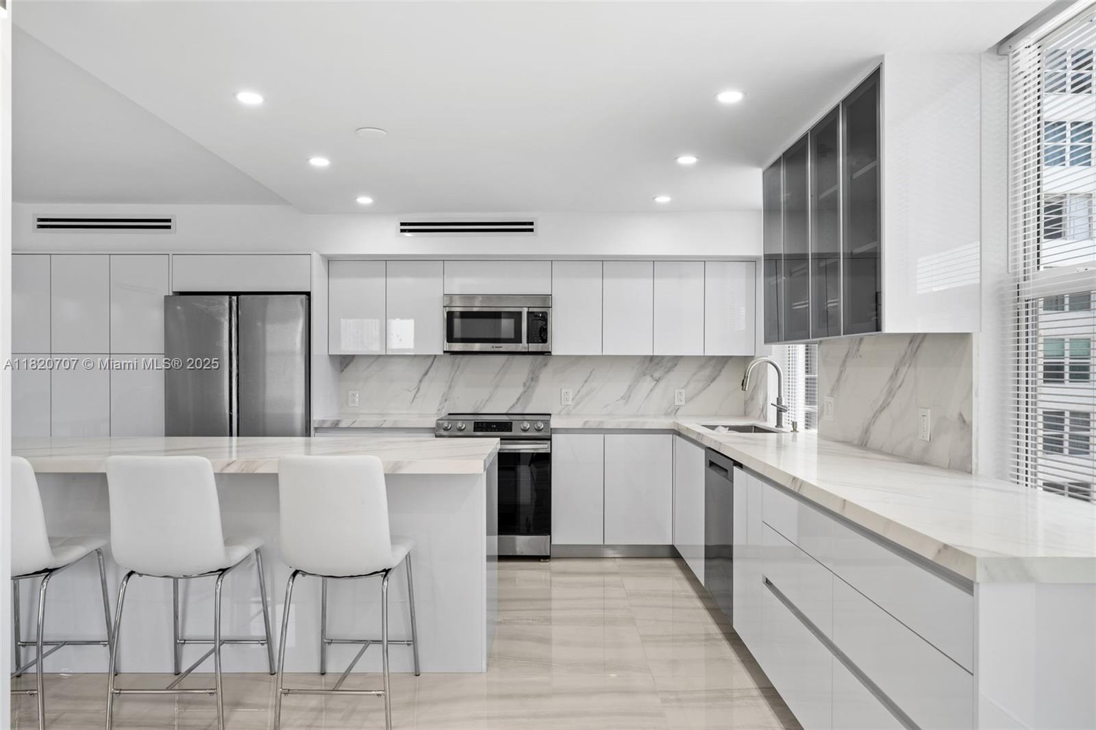 WINSTON TOWER 300 CONDO - Residential