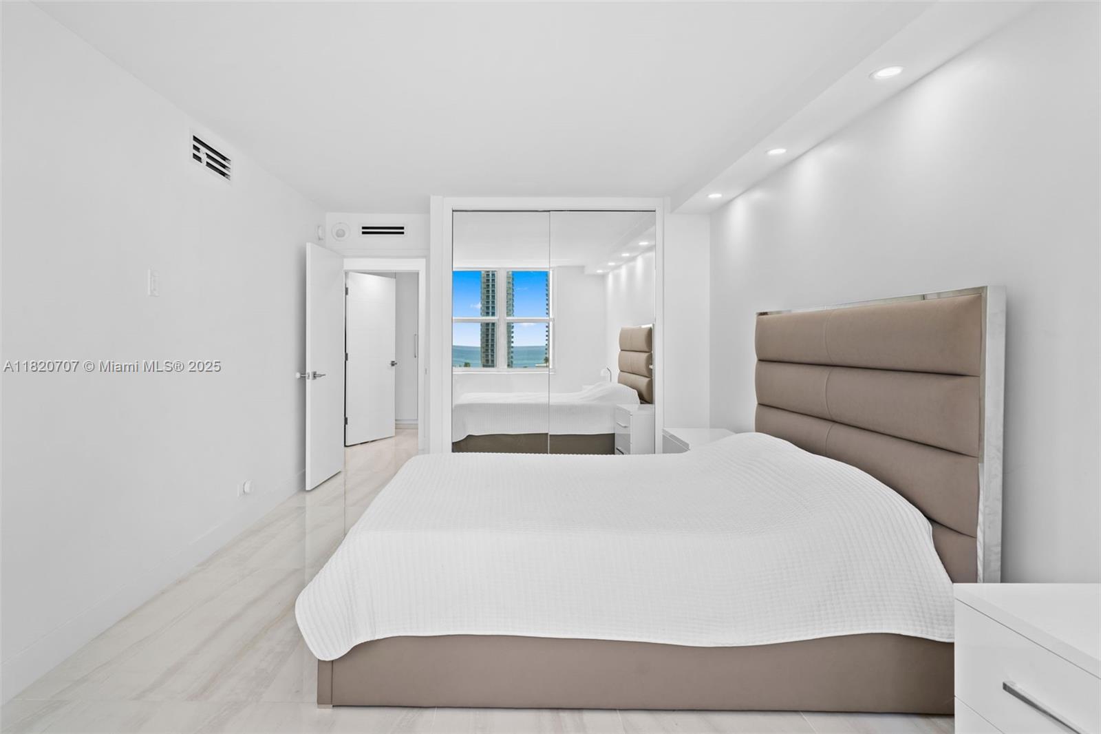 WINSTON TOWER 300 CONDO - Residential