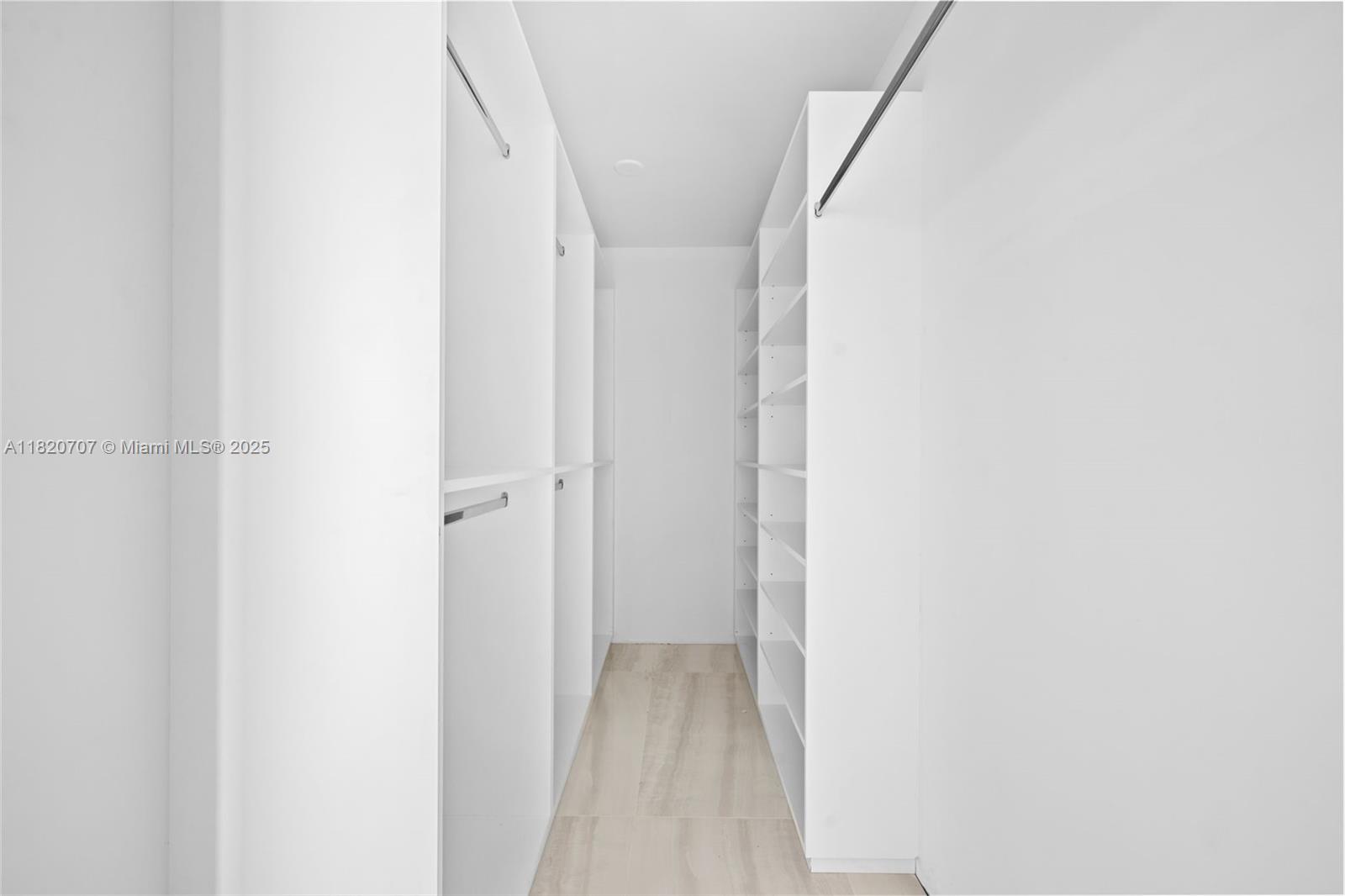 WINSTON TOWER 300 CONDO - Residential