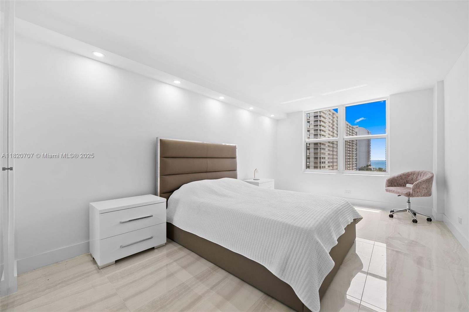 WINSTON TOWER 300 CONDO - Residential