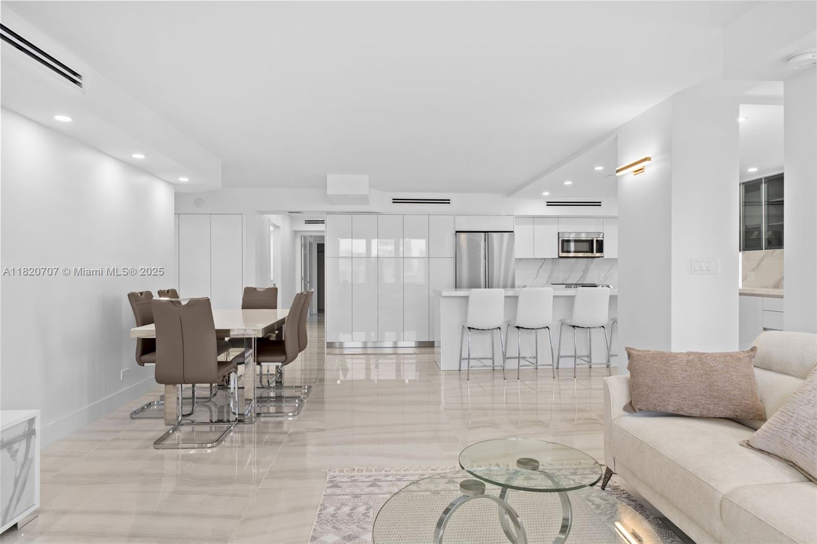 WINSTON TOWER 300 CONDO - Residential