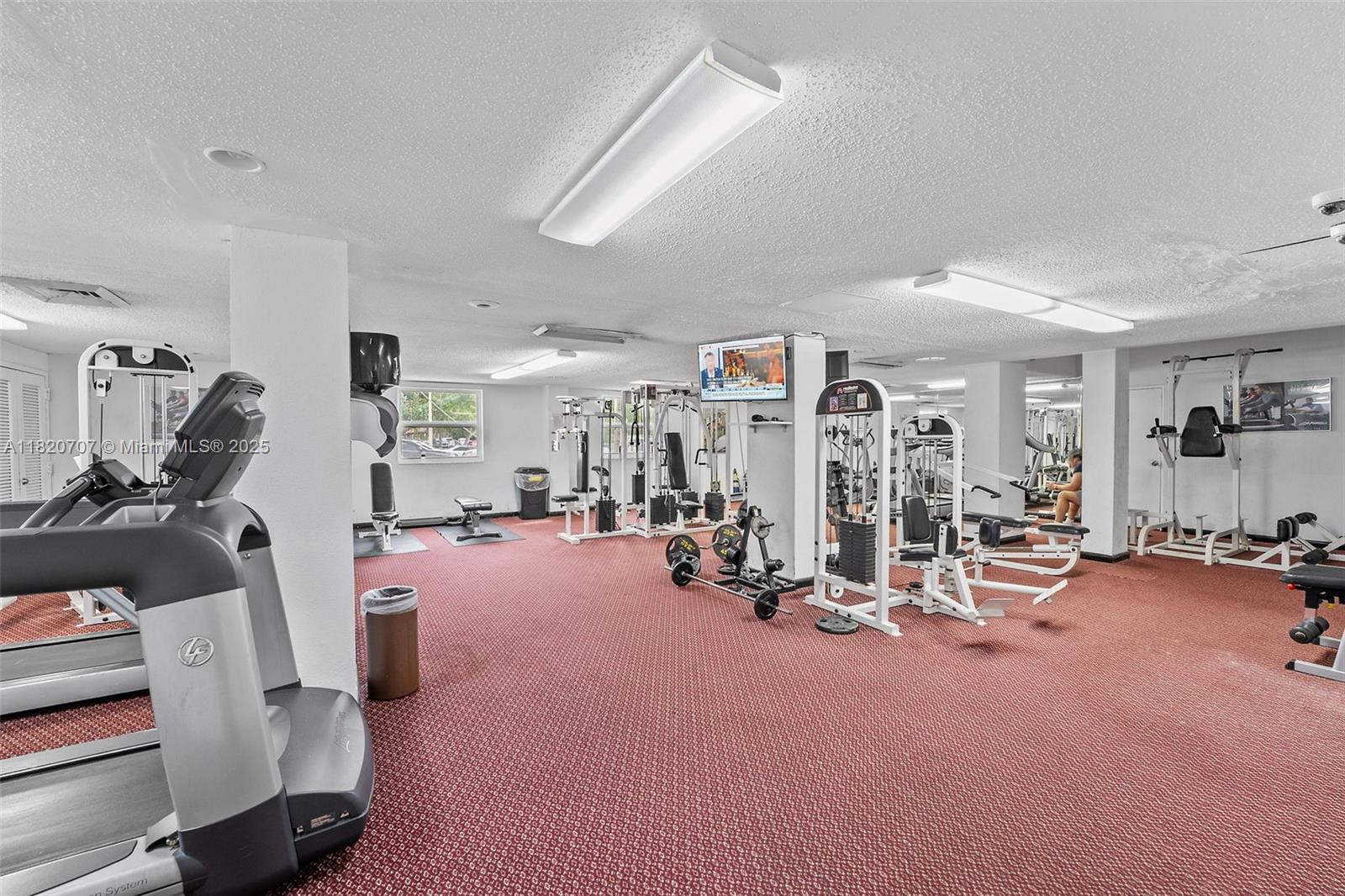 WINSTON TOWER 300 CONDO - Residential