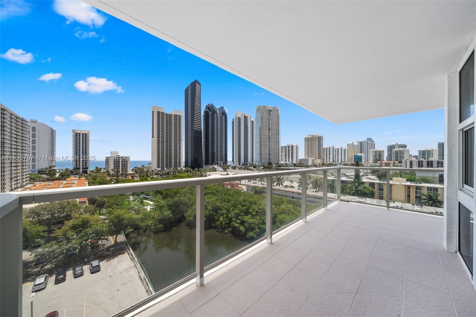 WINSTON TOWER 300 CONDO - Residential