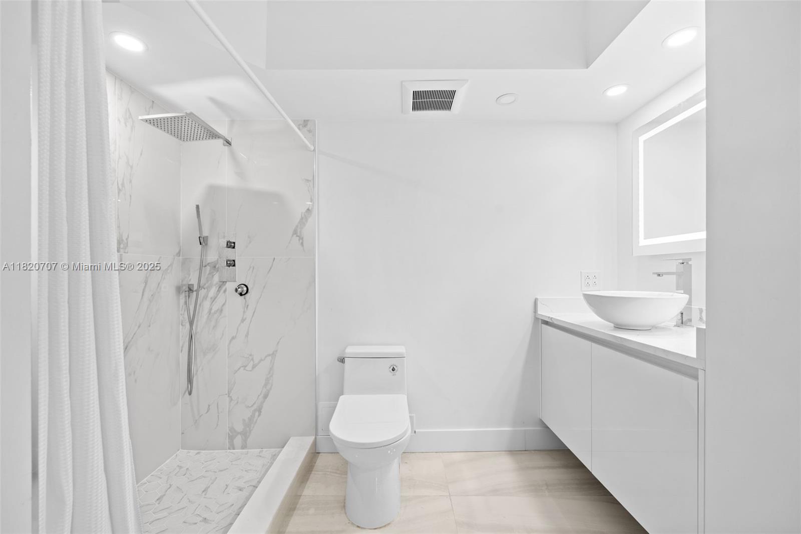 WINSTON TOWER 300 CONDO - Residential